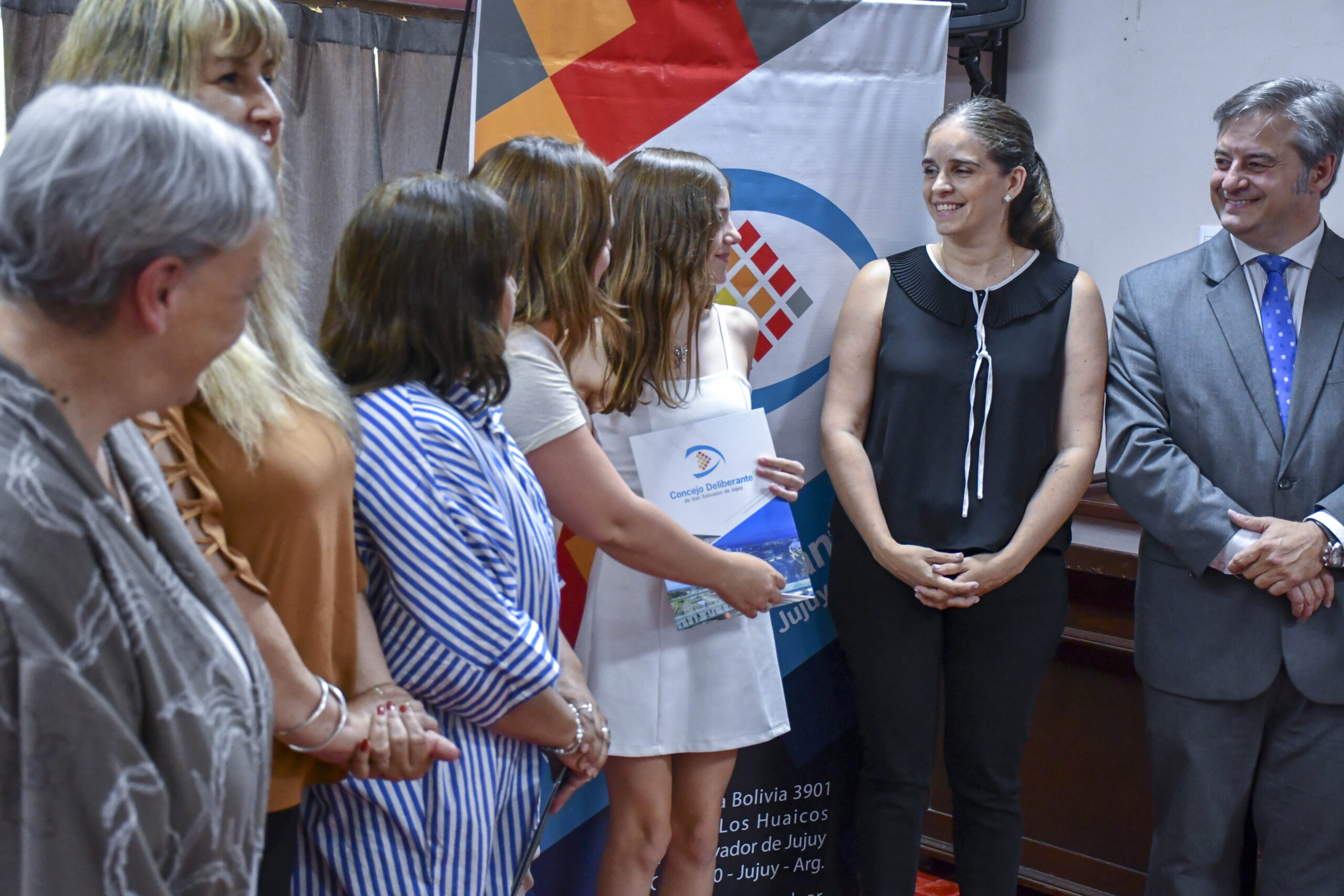 El deliberante distinguió a la actriz Francesca Varela