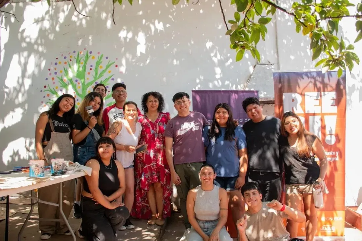 16 días de activismo. Mural por una vida libre de violencias del equipo REE SI! y jóvenes