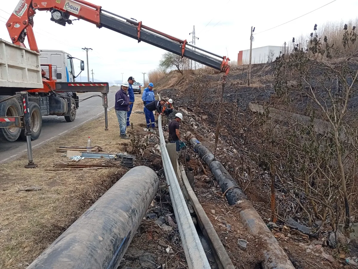 Rotura del acueducto. Maniobras que perjudican el servicio de agua potable a familias jujeñas